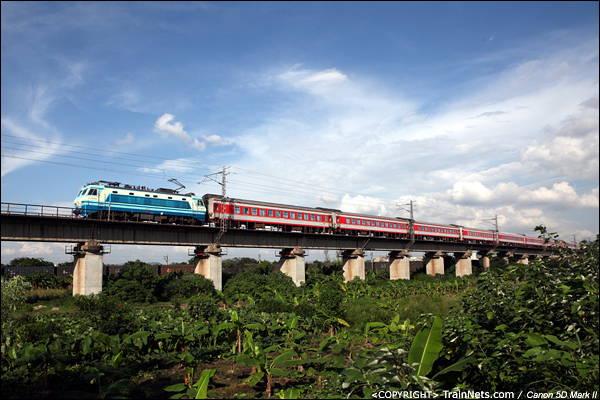 2012年7月17日。广东广州，石井大道。K260，广州东-郑州，北上。该车在京广高铁开通后停运。（IMG-1196-120717）