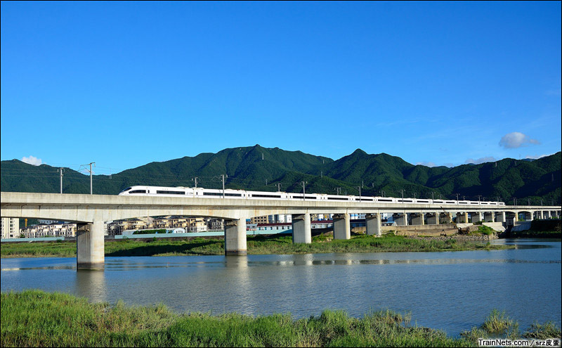 2014年7月22日。甬温线三门县境内，G7542次温州南-上海虹桥。