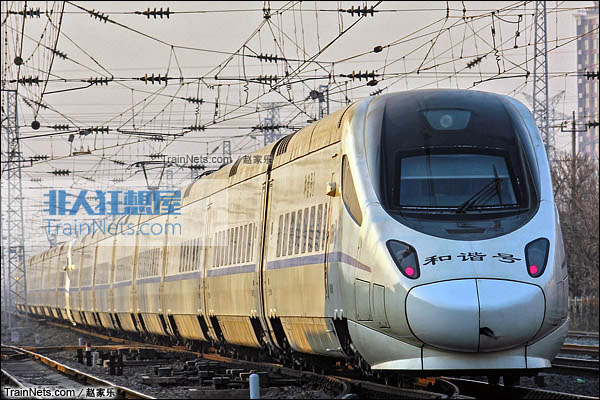 2015年1月。京广线。配属于北京铁路局的CRH5A型动车组。(图/赵家乐)