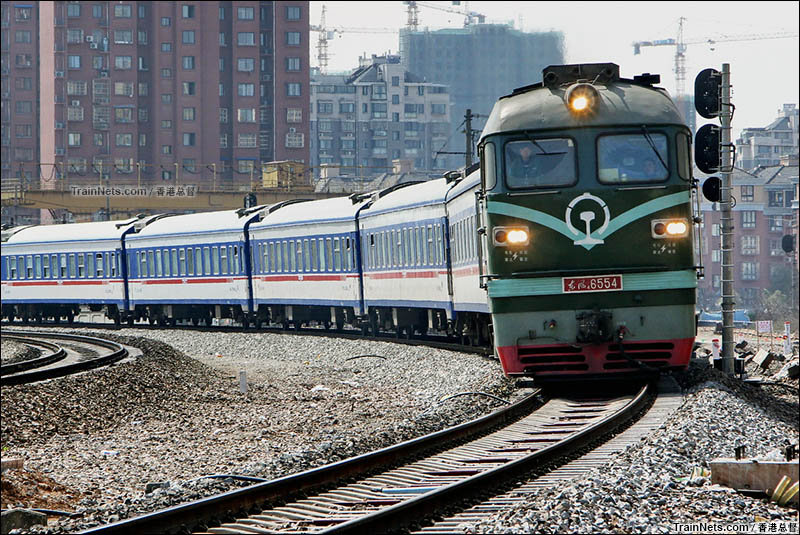 2016年2月27日。宁芜线。芜湖。西瓜牵引K4362次前往淮南方向。（图/香港总督）