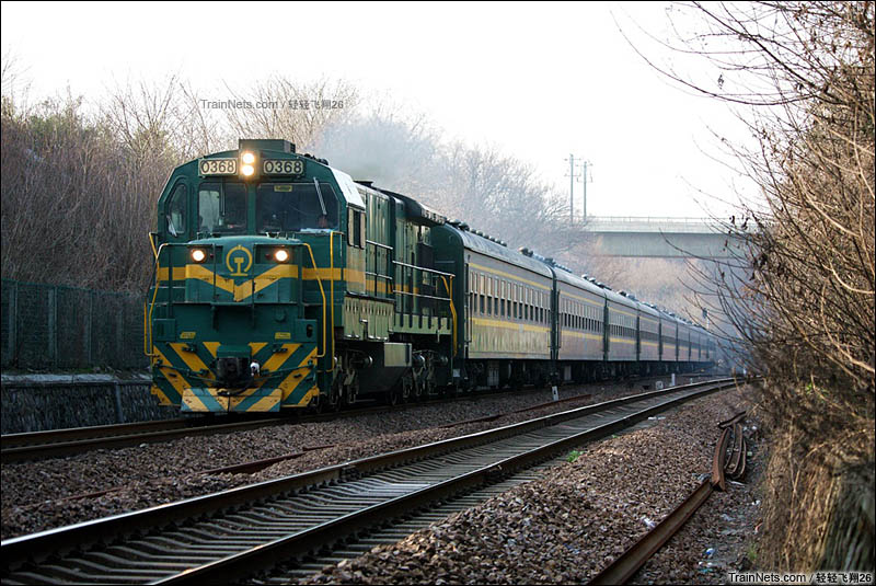 2016年2月27日。老美牵引临客3217次通过宁东到达场客5道。（图/轻轻飞翔26）