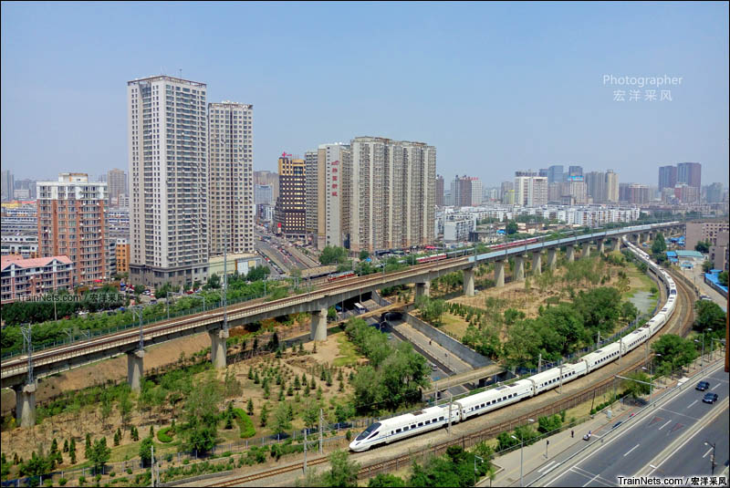 2016年6月。沈阳北站铁路枢纽区上演四车交会。（图/宏洋采风）