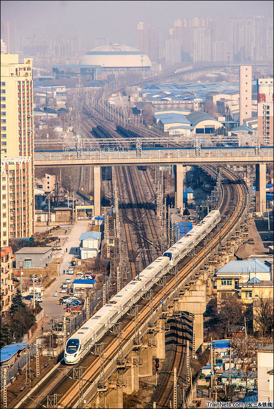 2016年2月9日。胶济客专横跨胶济既有线黄台站与历城站区间。（图/幺三&铁线）
