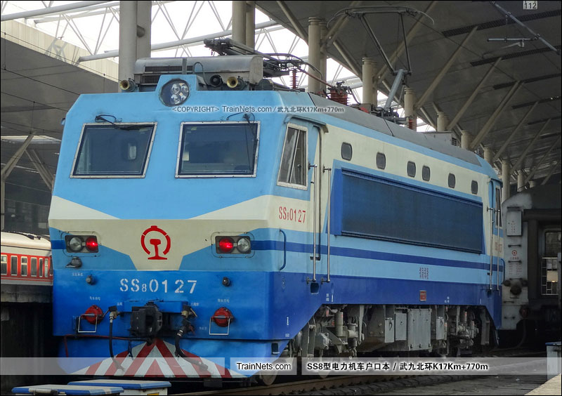 2013年2月22日。武昌站。SS8-0127。(图/武九北环K17Km+770m)