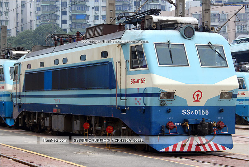 2016年8月9日。广州机务段。SS8-0155。(图/CRH380A-6062L)